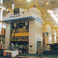 A stamping line consists of 1 unit of J47-1250/2000 Type straight-side double-action 4-point drawing press and 5 units of JA39-1000 Type straight-side single-action 4-point presses (installed at No. 1 Automobiles-Volkswagen Co., Ltd.)
